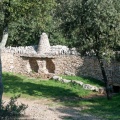 Constructions de pierres sèches (1677 visites) au Bois des Espeisses à Nîmes Constructions de pierres sèches
