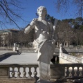 Terme à la guirlande (4488 visites) au Jardin de la Fontaine à Nîmes Terme à la guirlande