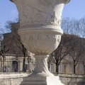 Vase de marbre (3734 visites) au Jardin de la Fontaine à Nîmes Vase de marbre