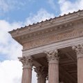 Ciel sur la Maison Carrée