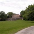 Pelouse, terrasse et château