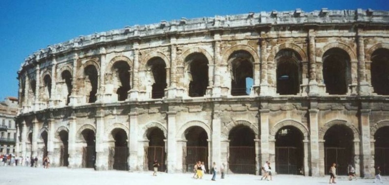 2000_07_les_arenes_gauche.jpg