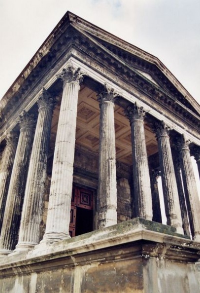 2003_01_Maison_Carree_07.jpg