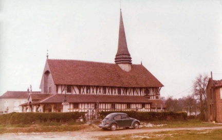 1975 eglise en bois
